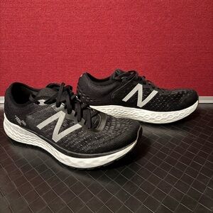 New Balance 1080v9 Black and White Running Shoes Size 11
